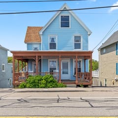 Brumis Cottage  —  York