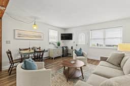 Ocean Breeze Haven - York - Image 3