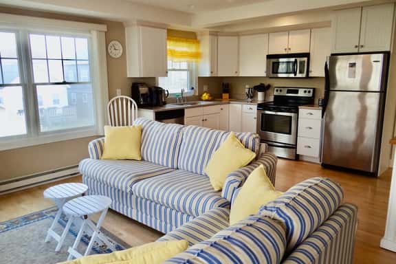 Oceanside | Nonnie's Beach House  — York - Image 1
