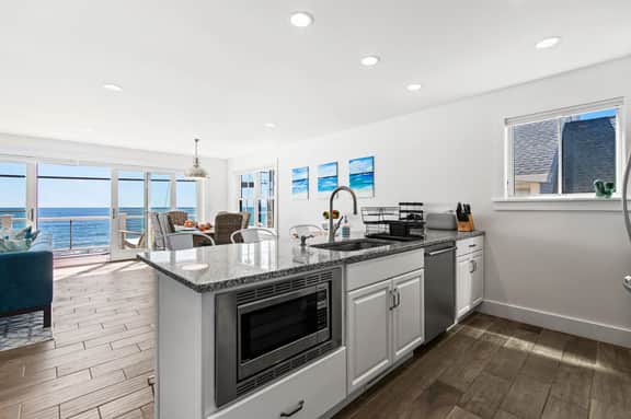 Infinity Beachfront — York - Image 4