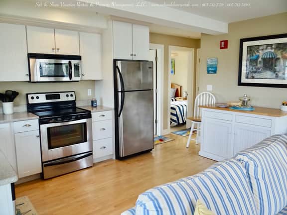 Oceanside | Nonnie's Beach House  — York - Image 4